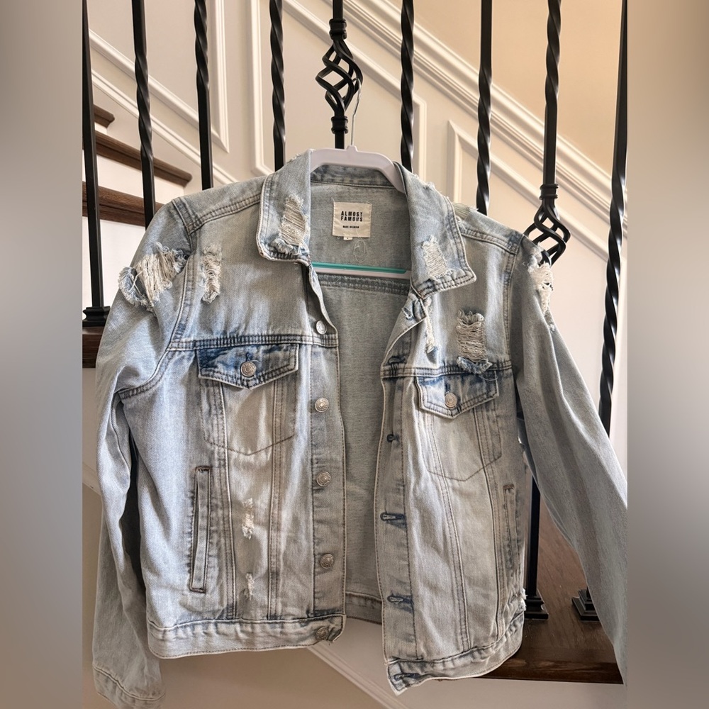 Almost Famous Distressed Light Wash Frayed Denim Jacket – size Large